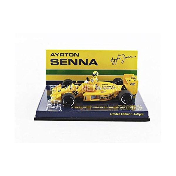Formula 1 Lotus Honda 99T Senna riding on S. Nakajimas Car Italian GP 1987 /wFigurine - 1:43 - Mini