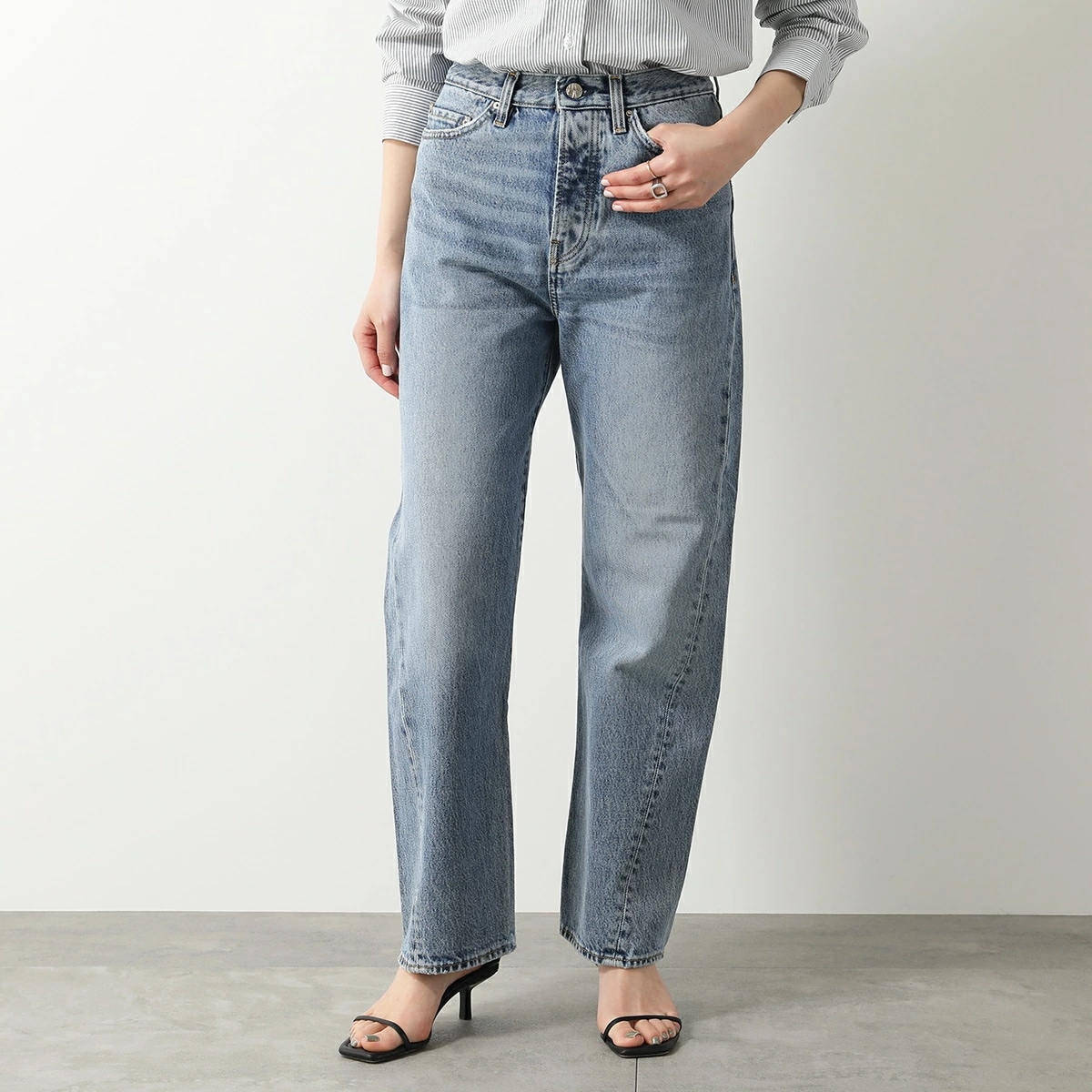 Toteme トーテム ジーンズ TWISTED SEAM FL 231 240 741 レディース デニムパンツ ストレート オーガニックコットン 485/WORN-BLUE