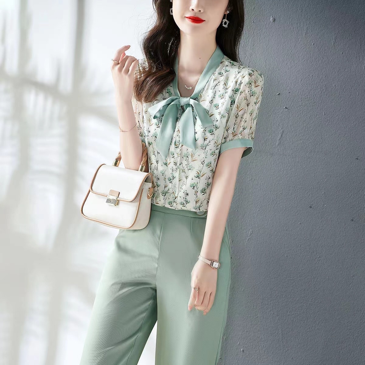 半袖＋テーパードパンツ 春夏 上下セット スウェット 通勤 セットアップ