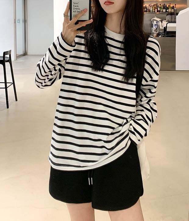 ボーダー柄 長袖 ロンT レディース トップス カットソー プルオーバー Tシャツ 丈長 ラウンドネック 襟なし かわいい 大人可愛い シンプル カジュアル おしゃれ こなれ感 ルーズ 存在感 ボーダ