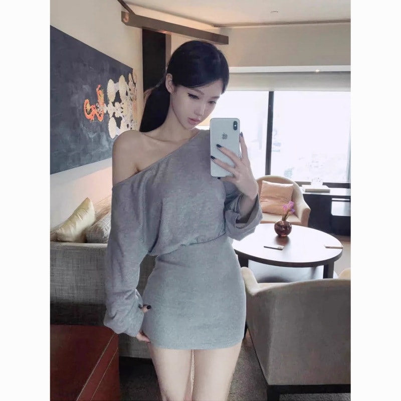グレーのオフショルダー長袖オフショルダー気質スリムフィットドレスヒップラップショートスカート付きレディース