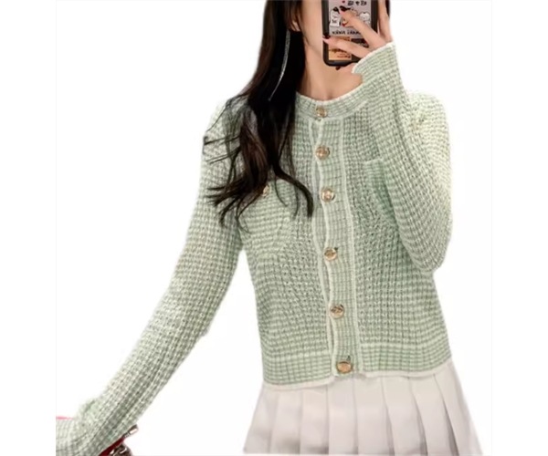 レディース トップス ニット カーディガン ショート 長袖 ラウンドネック ノーカラー ストレート フェミニン ポケット 前開き ボタン 薄手 ストレッチ 伸縮性 かわいい 大人可愛い きれいめ