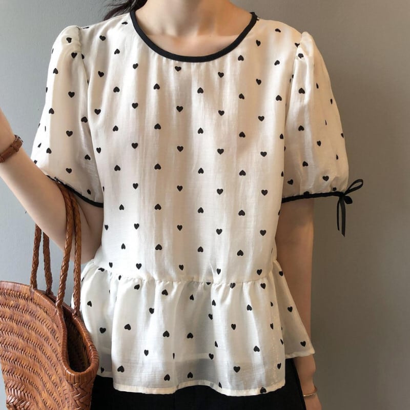 トップス ブラウス 袖あり 半袖 パフスリーブ ランタンスリーブ フリル リボン ペプラム かわいい 大人可愛い きれいめ シンプル カジュアル 上品 おしゃれ レトロ 大人女子 こなれ感 wto05