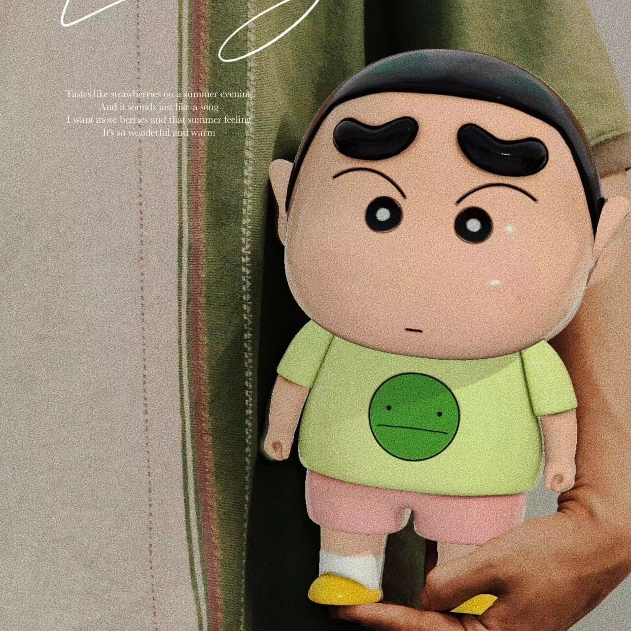 迅速な出荷 新品販売 クレヨンしんちゃんの置物のぬいぐるみは不満を抱いています 在庫が限られている