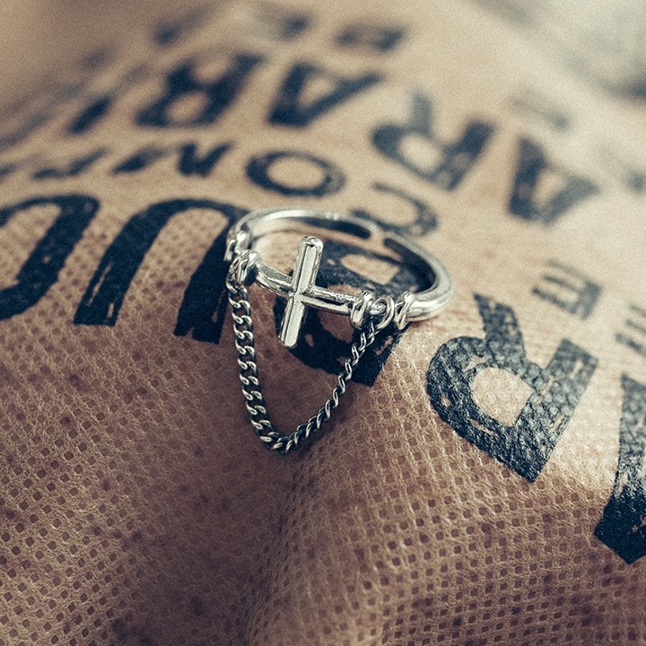 THE BOYZのエリック着用[925silver]にはシルバーの指輪