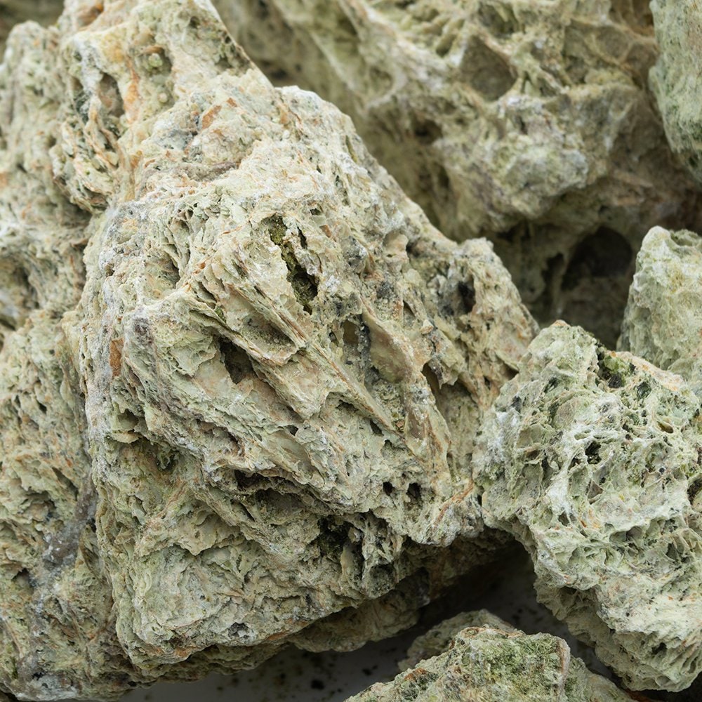 形状お任せ　翠古石　サイズミックス　１０ｋｇ　６０ｃｍ水槽向け　アクアリウム　レイアウト素材　ＣＲＣ21―20―99―10―00