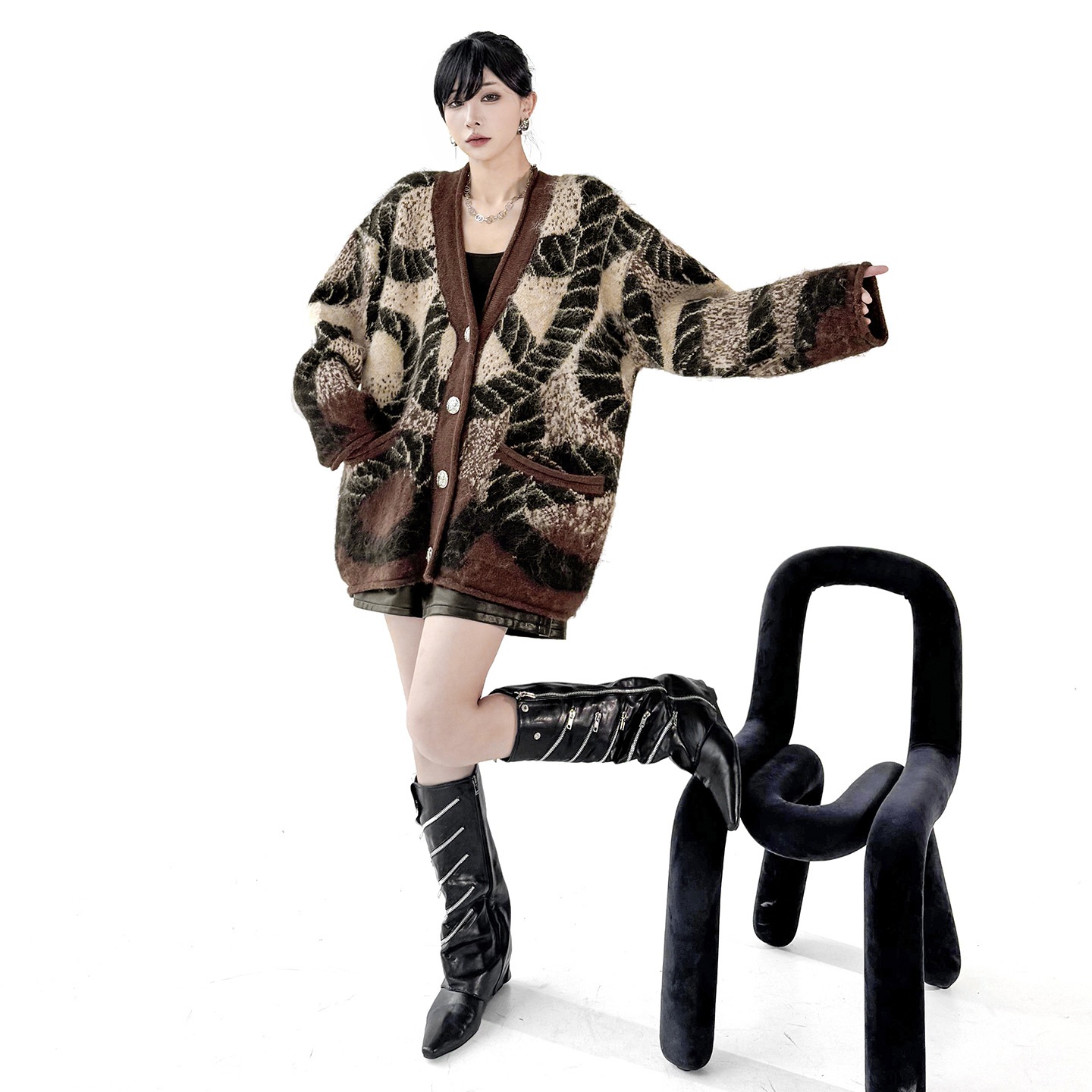 【Noir Mode】 秋冬 プリント ニットカーディガン セーター チュニック デザイン性 ブラックコーデ 大きいサイズ レディース 体型カバー ニットトップス アウター