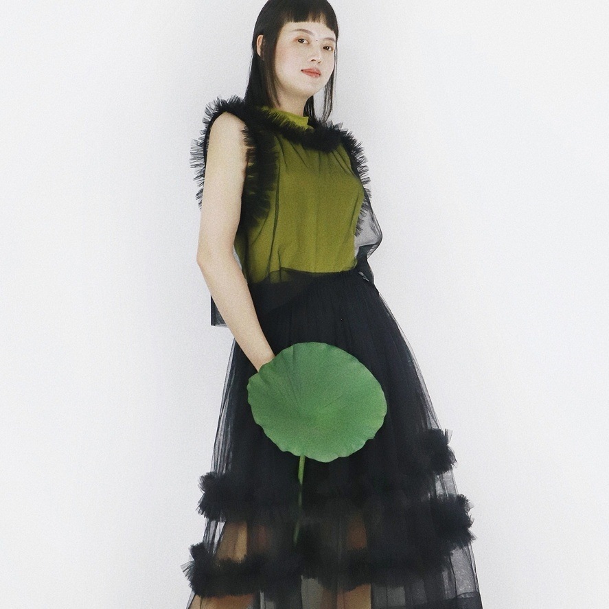 トップス ベスト ジレベスト Vネック ラウンドネック フリル ショート丈 プルオーバー シースルー 透け感 かわいい 大人可愛い きれいめ シンプル 上品 おしゃれ かっこいい カジュアル レトロ