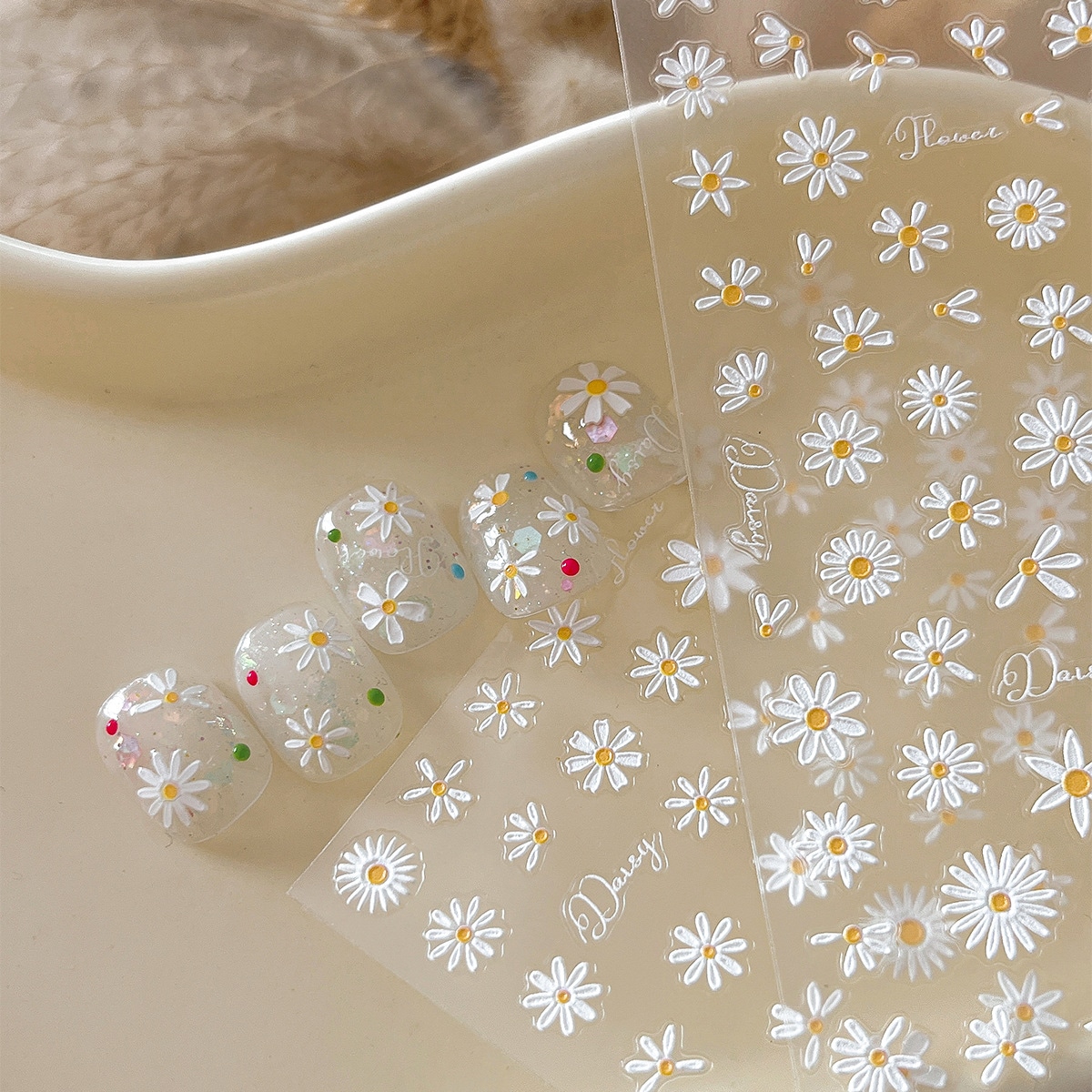 【1点ご購入 で10点プレゼントいたします】立体手描きエンボスネイルシールデイジーバックジェルフラワーネイルアップリケ