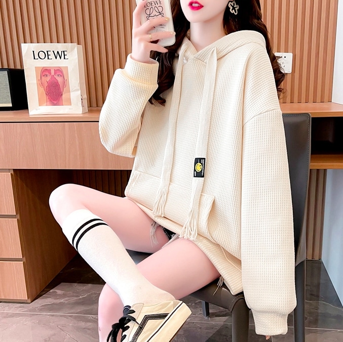 トップス パーカー 膝上 袖あり 長袖 ボリューム袖 萌袖 襟なし レディース 個性的 裾ワイド もこもこ ふわふわ フード付き 厚手 裏起毛 大人 かわいい カジュアル おしゃれ 10代 20代