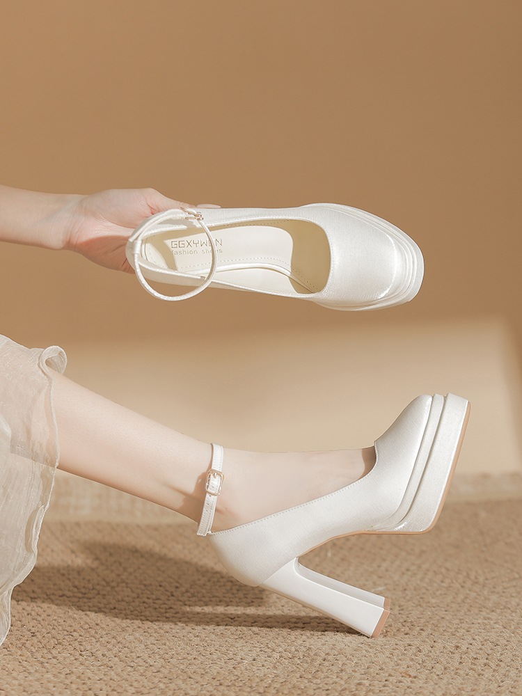 白い防水台ラウンドトップハイヒール女太とメアリージェーンサテン疲れない足花嫁結婚靴ウェディングドレス写真靴