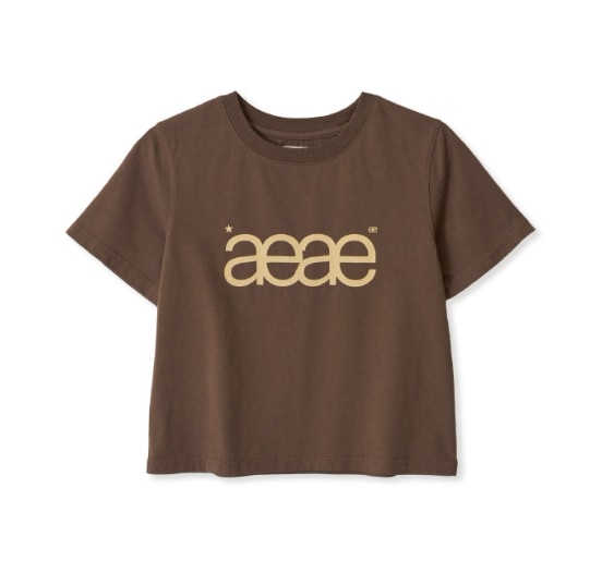 【aeae】 AEAE LOGO CROP T-SHIRTS : BROWN