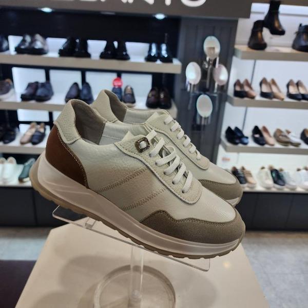 HC10 女性コンビスニーカーアイボリー LCWS18U53839 (41586791)