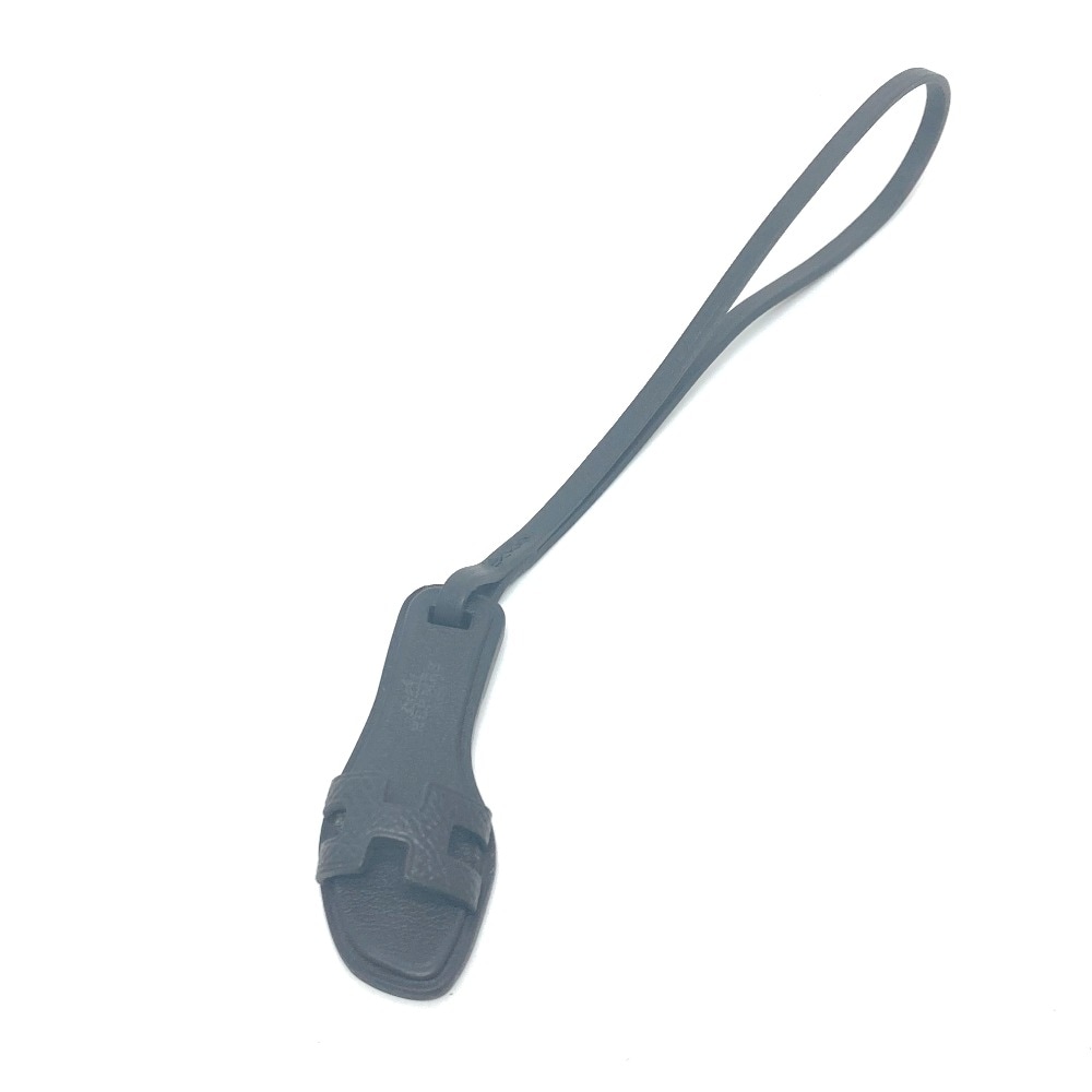 バッグチャーム オランナノ サンダル ソーブラック カバン キーホルダー モノクローム ヴォーエプソン ブラック 33,605円
