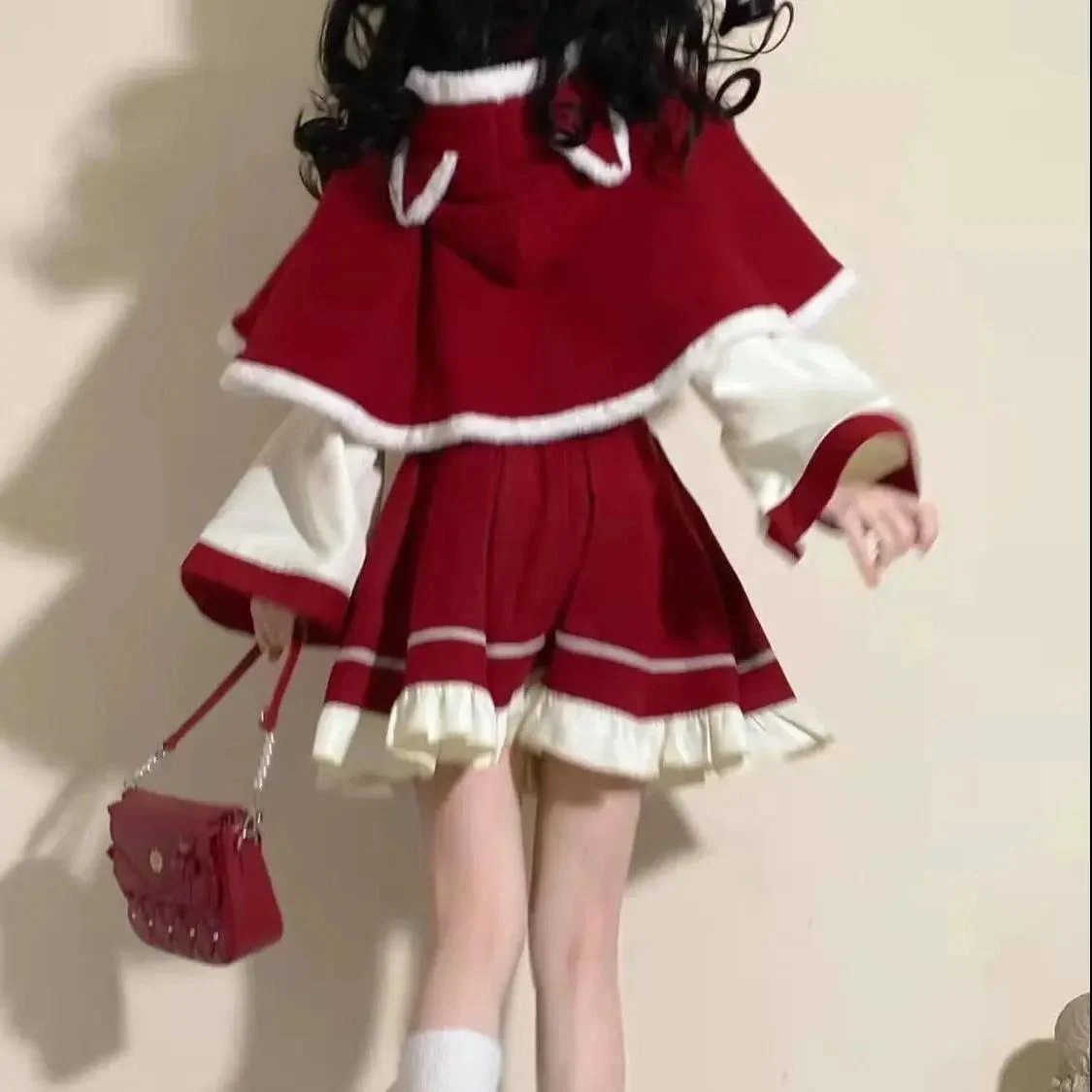 サンタコスプレスーツ女子学生ゆったりフード付きケープショール＋長袖インナーシャツ＋スプライシングハーフスカート3点セット ハロウイン