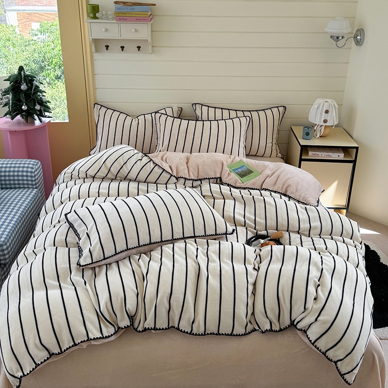 プリントなしミルクベルベット4点セットシンプルストライプコーラルベルベットキルトカバーベッドシーツキルトカバー3点セット