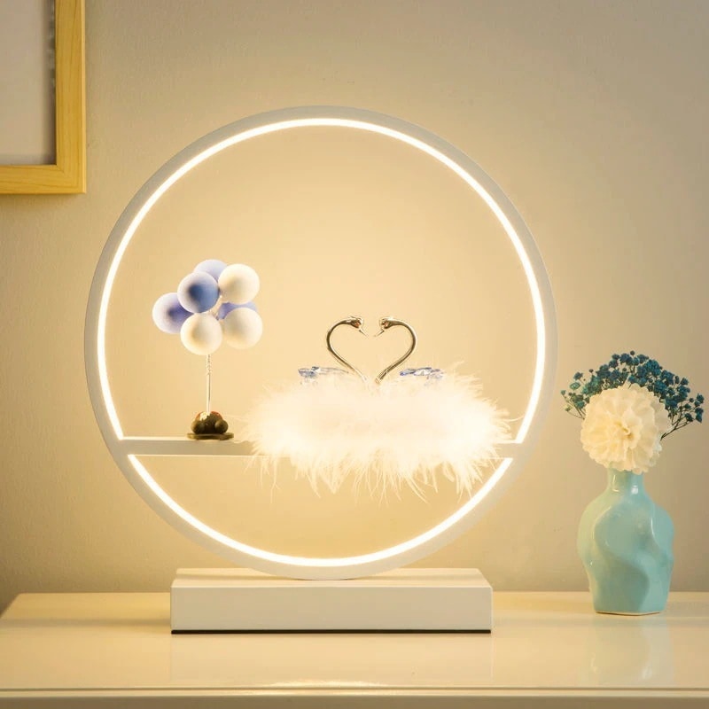プレゼント北欧の寝室のベッドサイド カウンター ランプ クリエイティブ インテリジェント モダン イン ガーリー スタイル ウェディング ウェディング ギフト 学習 テーブル ランプ