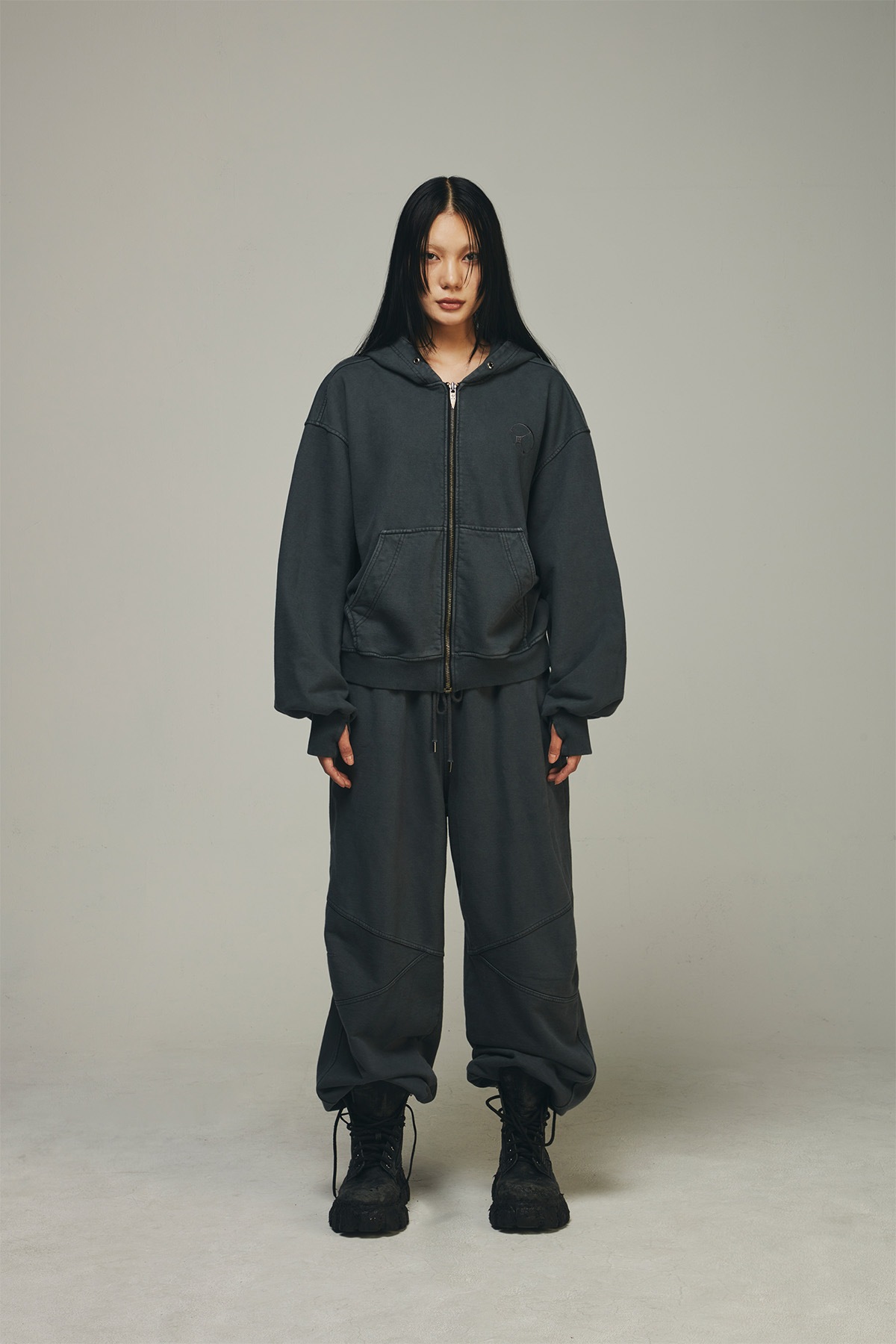 【BLR】Dyed Circle Logo Over-fit Armor Sweat Pants BLR】 DYED CIRCLE LOGO OVER-FIT ARMOR SWEAT PANTS