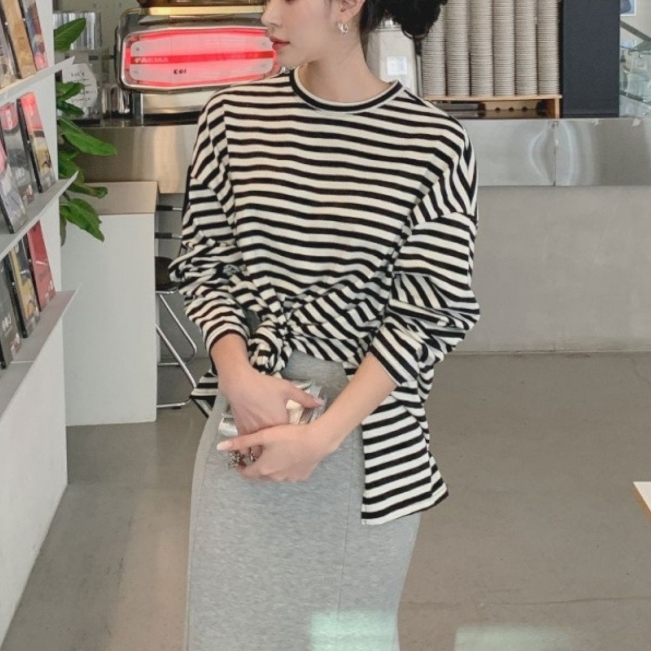 ボーダー柄 ロング丈 ロンT オーバーサイズトップス Tシャツ 長袖 ラウンドネック サイドスリット 大人可愛い きれいめ シンプル カジュアル かっこいい 大人可愛い 大人女子 こなれ感 ラフ