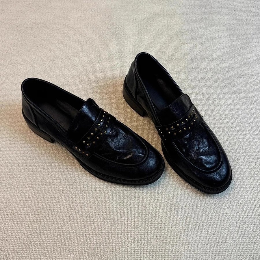 本革復古パンプス英倫風ローファー リベットのワンペダル靴 フラットシューズ