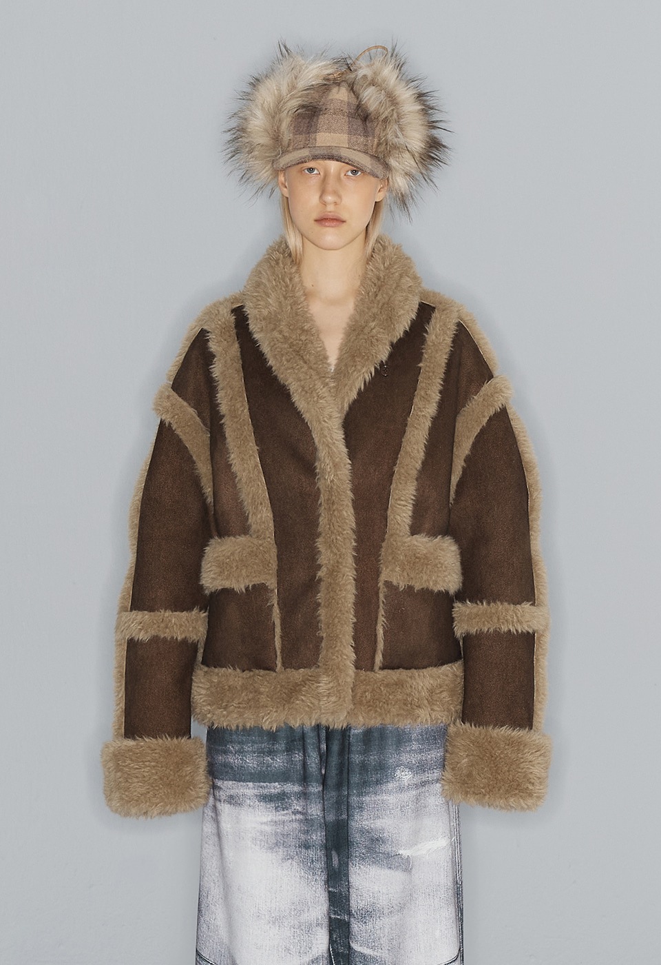 【OPEN Yy】 PANELED FAUX-SHEARLING JACKET : BROWN 66,600円