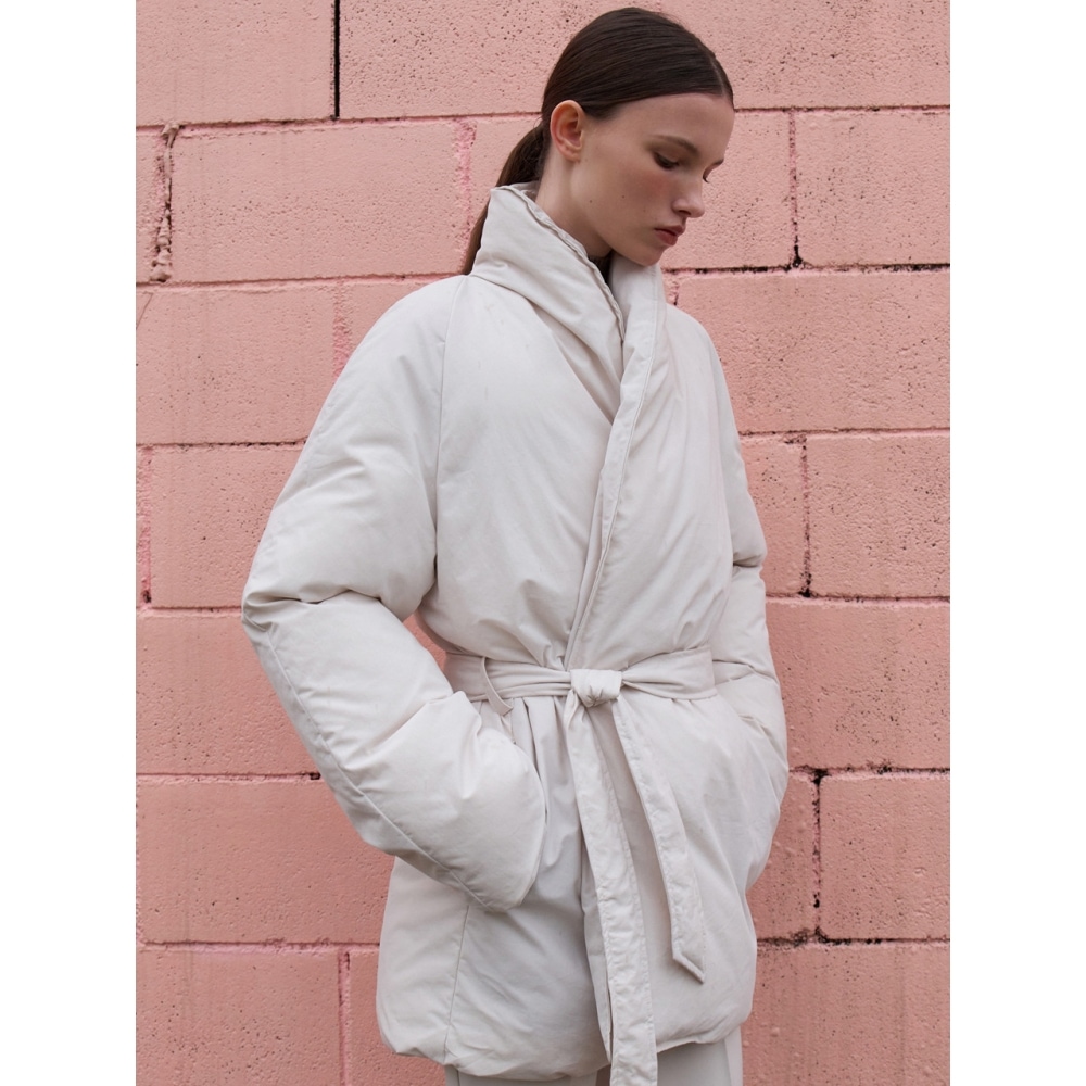 ouie ダックダウンベルト付きラップパディンググレイッシュベージュ OU1236