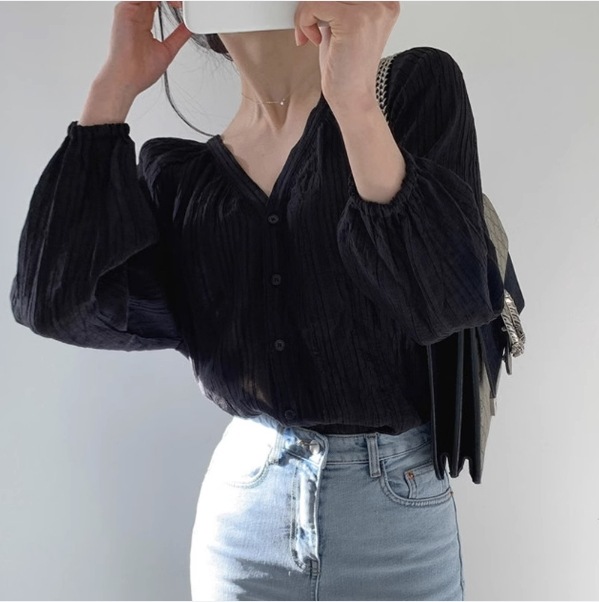 トップス シャツ カットソー 袖あり 長袖 ランタンスリーブ Vネック 快適 着心地 かわいい 大人可愛い シンプル カジュアル 大人 上品 おしゃれ お洒落 かっこいい レトロ 大人女子 こなれ感