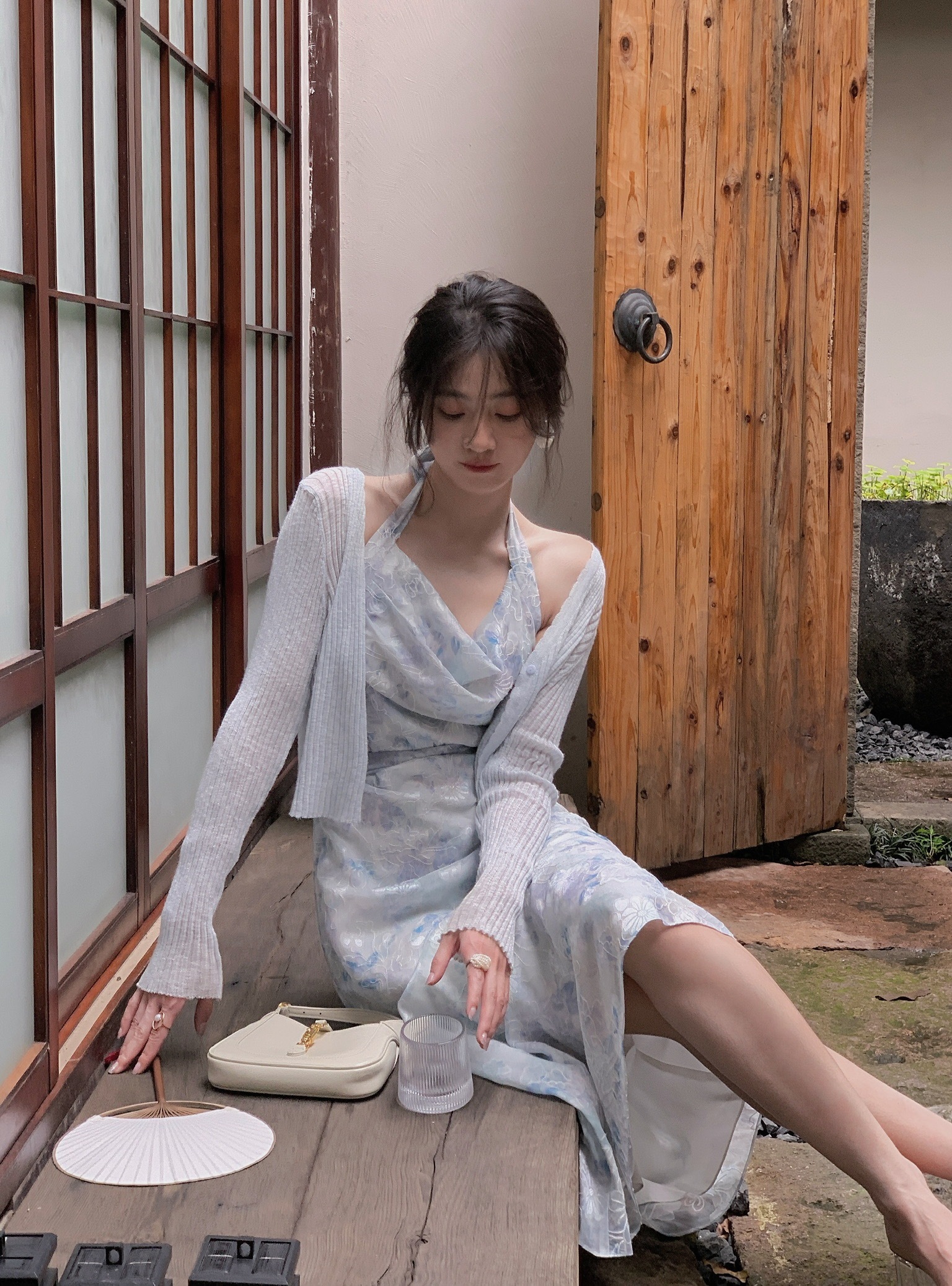 カラー 刺繍 ホルターネック ドレス 女性 夏 レトロ シック デザイン ニッチ スカート ブルー イエロー S M L ワンピース 膝丈 かわいい 大人可愛い きれいめ シンプル カジュアル 大人
