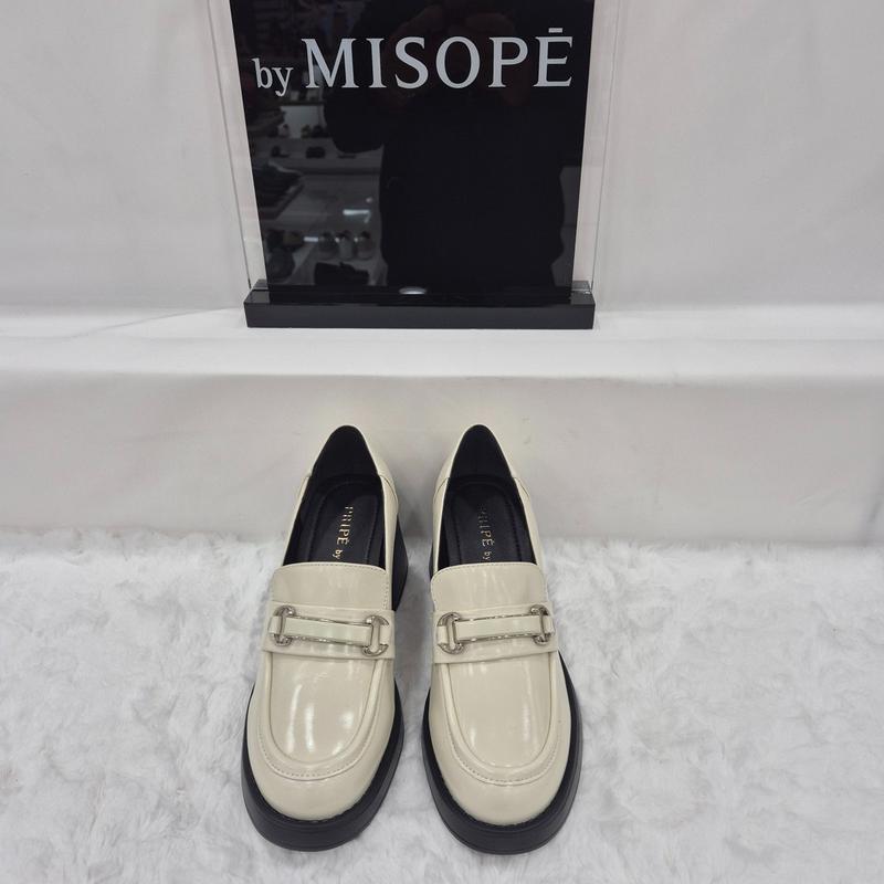 By 女性 クラシック ポイント ローファー 112HT439SP001 IVORY 3 JJ