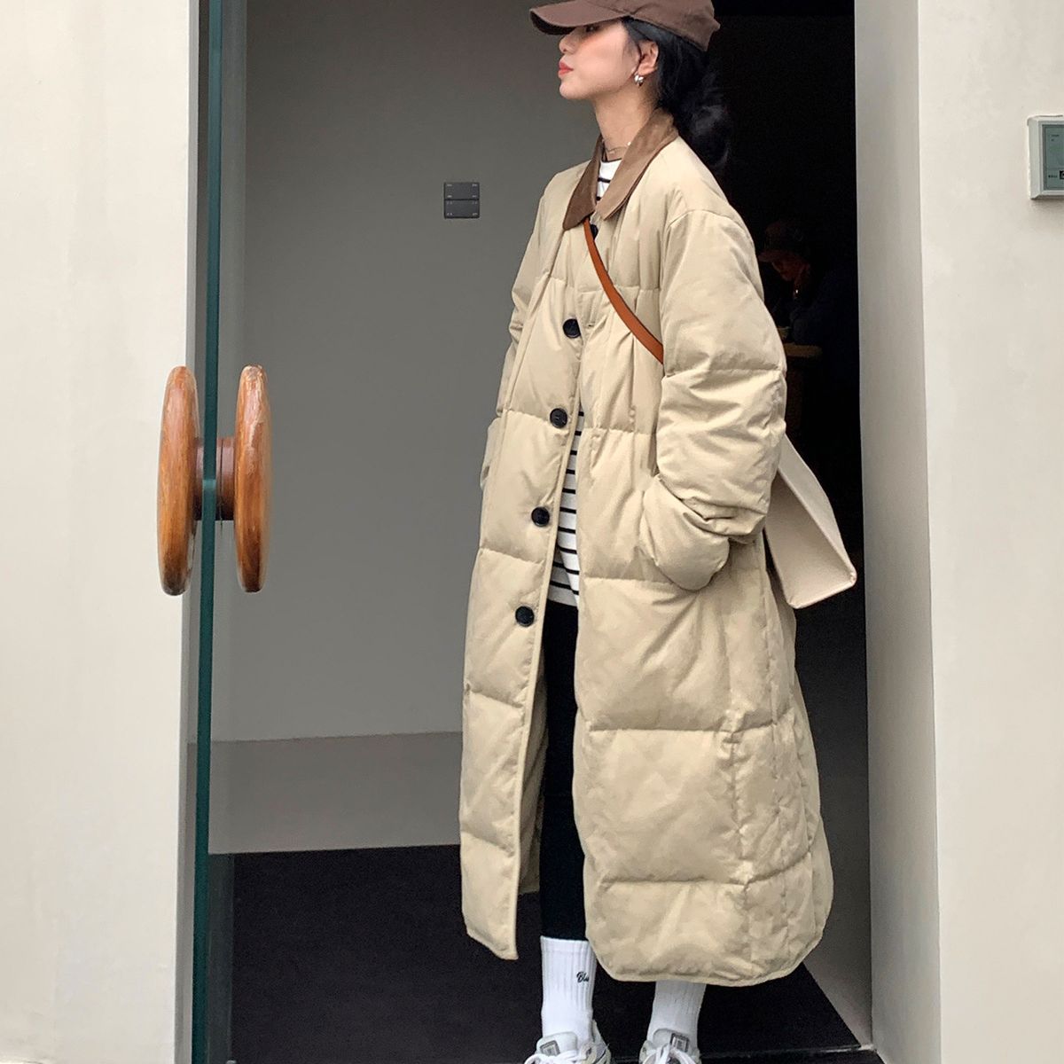 の女性用ダウンジャケットミドル丈韓国バージョンゆったりレトロコットンコート小さな香り軽くて薄いコットンジャケット学生ジャケットトレンド