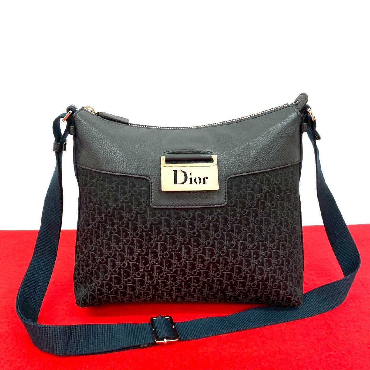 ロゴ 金具 トロッター 柄ショルダーバッグ レザー キャンバス ブラック 34819 53,760円