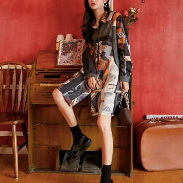 ワンピース 長袖 春 秋 かわいい aライン シャツワンピース ミニ丈 ショート丈 襟付き スマート 前開き ベージュ ピンク S M L ゆったり ジャスト カジュアル おしゃれ リラックス 柄 ス