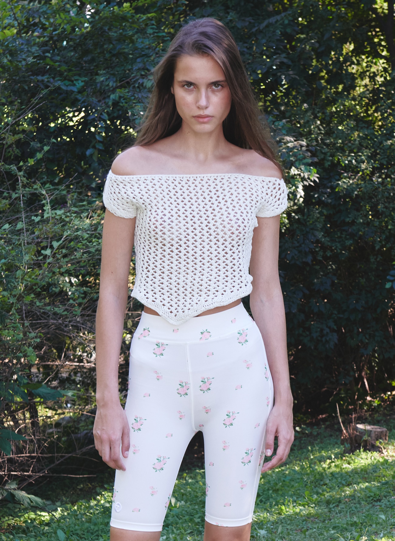 【THEOPENPRODUCT】 OFF-SHOULDER CROCHET TOP : BEIGE