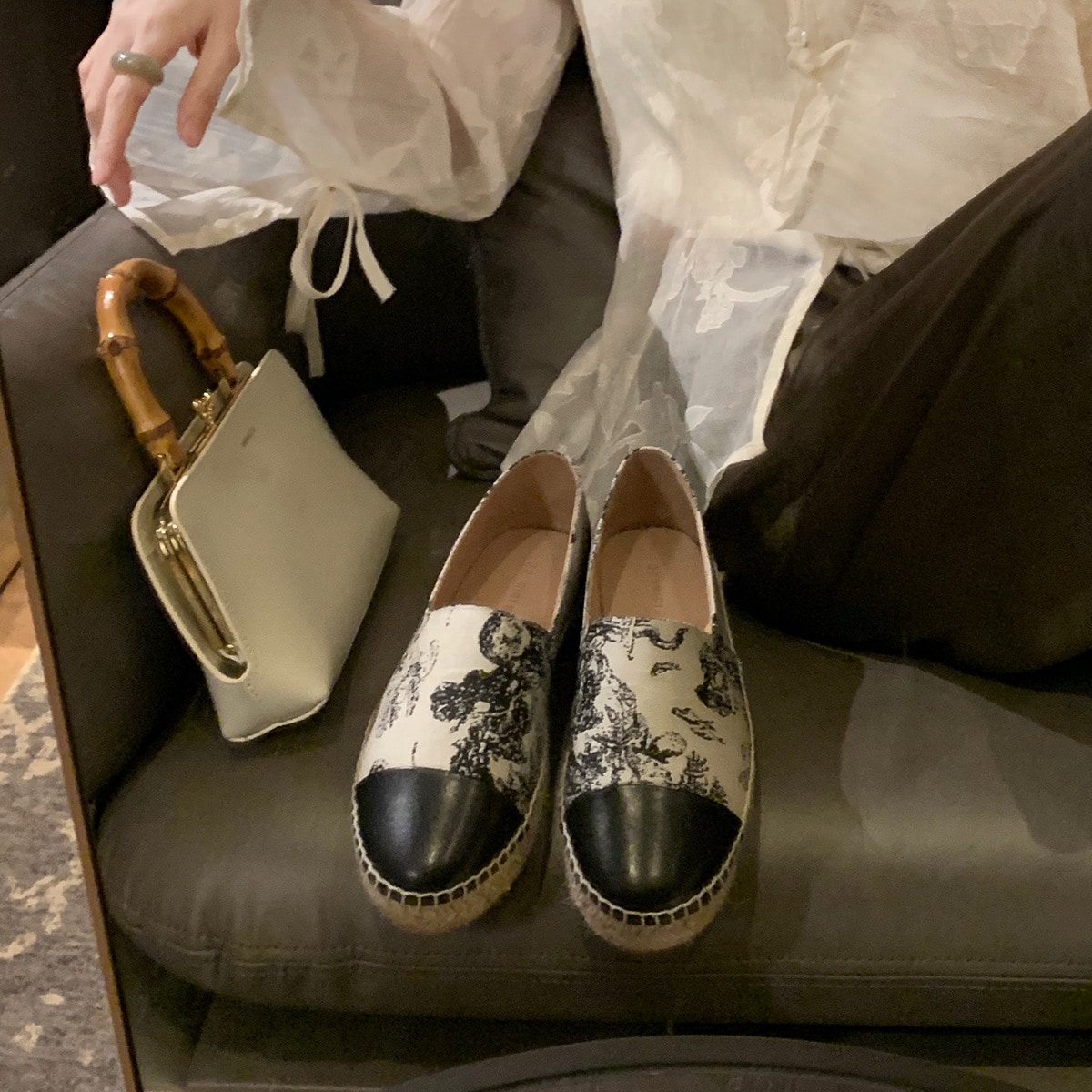 11 シープスキンバージョングレープママと同じスタイル片足のラウンドピースの小さな香りのよいスタイルのカジュアルなストロー織りシングルシングルシングルシングルシングルシングルシングルシングルシ