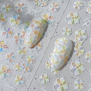 【1点ご購入 で10点プレゼントいたします】貝殻光カラー小花ネイルシール精緻爆閃シンプル装飾シール