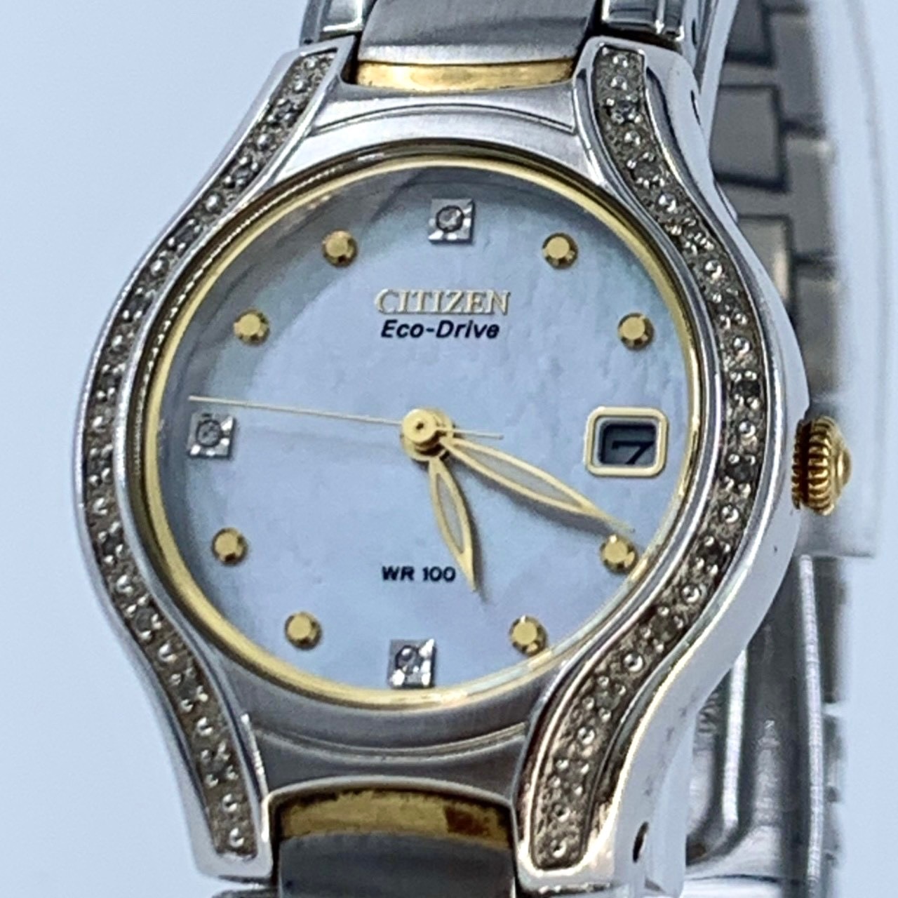 稼働 美品 Eco-Drive エコドライブ E013-S075025 ソーラー電池 クォーツ シェル文字盤 ダイヤベゼル 3Pダイヤモンド コンビカラー デイト レディース腕時計 10気圧防水 3針