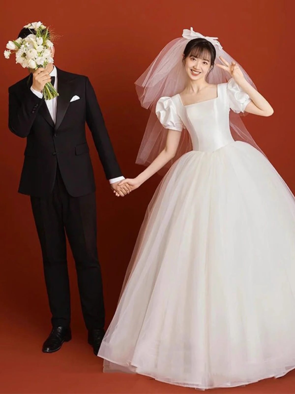 ウエディングドレス2023新式花嫁フランス逃走中の王女サテンの角襟泡袖をそろえたお出かけ紗