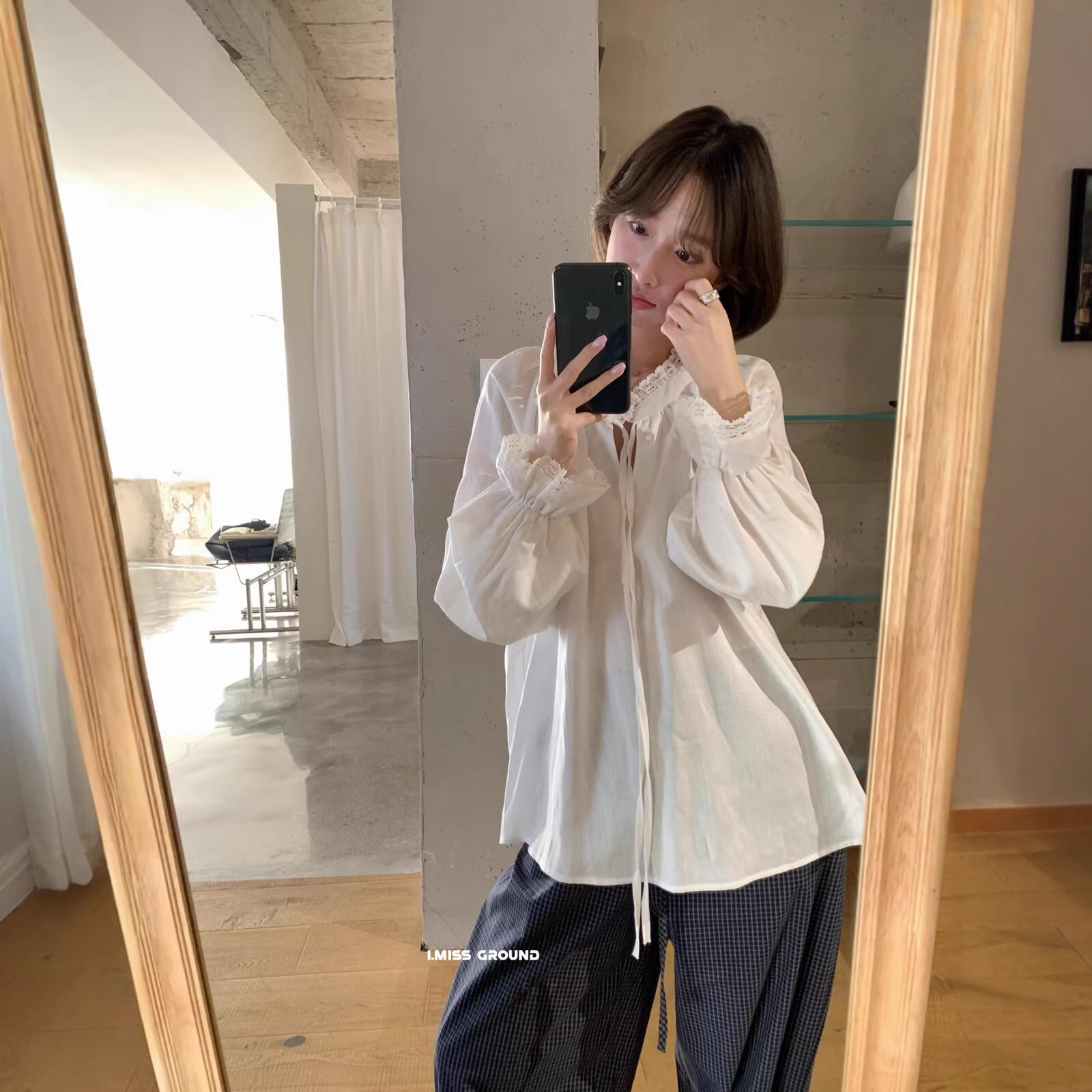 夏韓国シンプル通勤万能ゆったりスリムレース襟長袖シャツ女性用 R70868