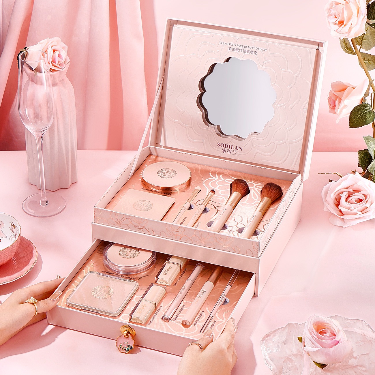 2024年コスメ福袋プレゼントコスメセットバレンタイン誕生日プレゼントクリームアイシャドウコスメSNSで話題沸騰13点福袋