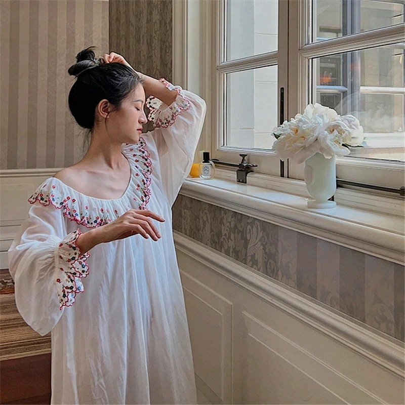 ルームウェア ワンピース レディース 冬 刺繍 かわいい 春 秋 コットン パジャマ 秋冬 花形 ロング 長袖トップス ブランド 大人 長袖 春秋 おしゃれ 部屋着 ネグリジェ ギフト スウェット