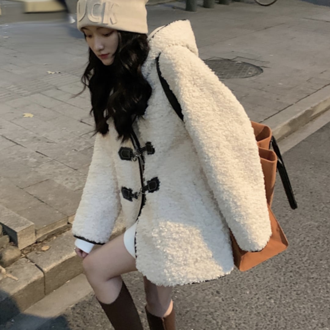 アウター デート ブルゾン 上着 もこもこアウター 袖あり 長袖 無地 冬 10代 20代 個性的 ホワイト フリーサイズ こなれ感 もこもこ ラフ ルーズ クール エレガント モード系