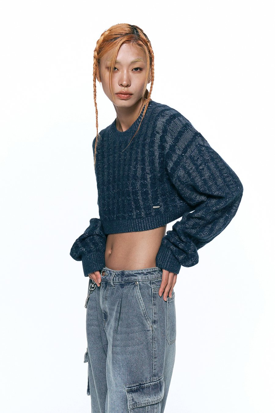 【INSILENCE】 SOFT CABLE CROP KNIT : BLUE