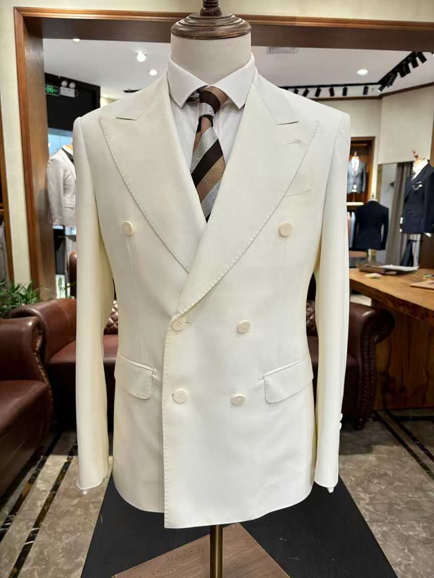 新郎衣装 オフホワイト タキシード ジャケット ベスト パンツの3点セット 色直し