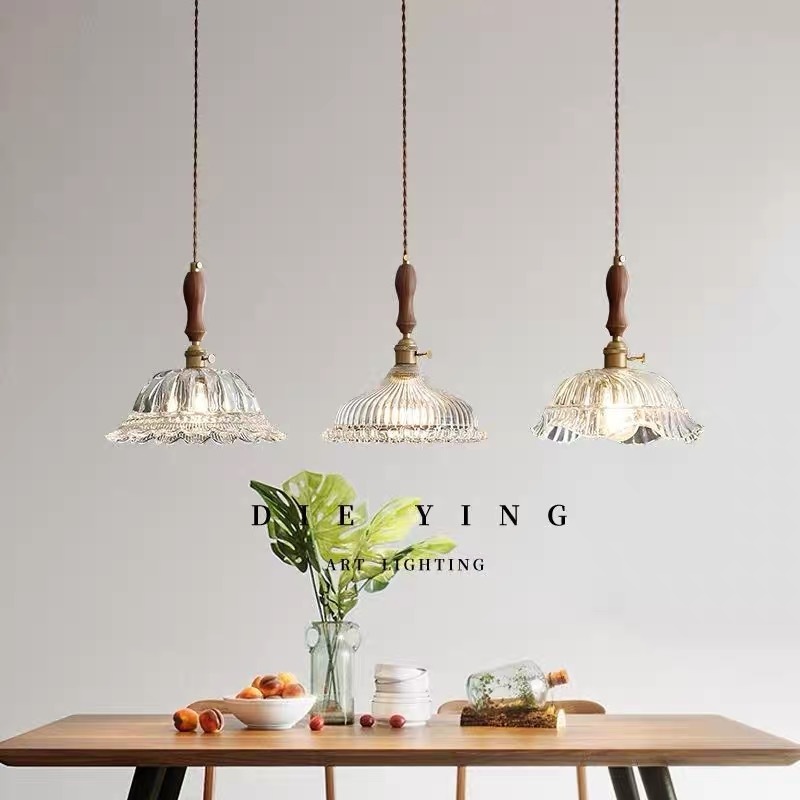 中国標準220 vフレンチフラワーグラスシャンデリア日本のレトロウォルナットレストランバーバーブラスライトb＆b Aisle Lighting