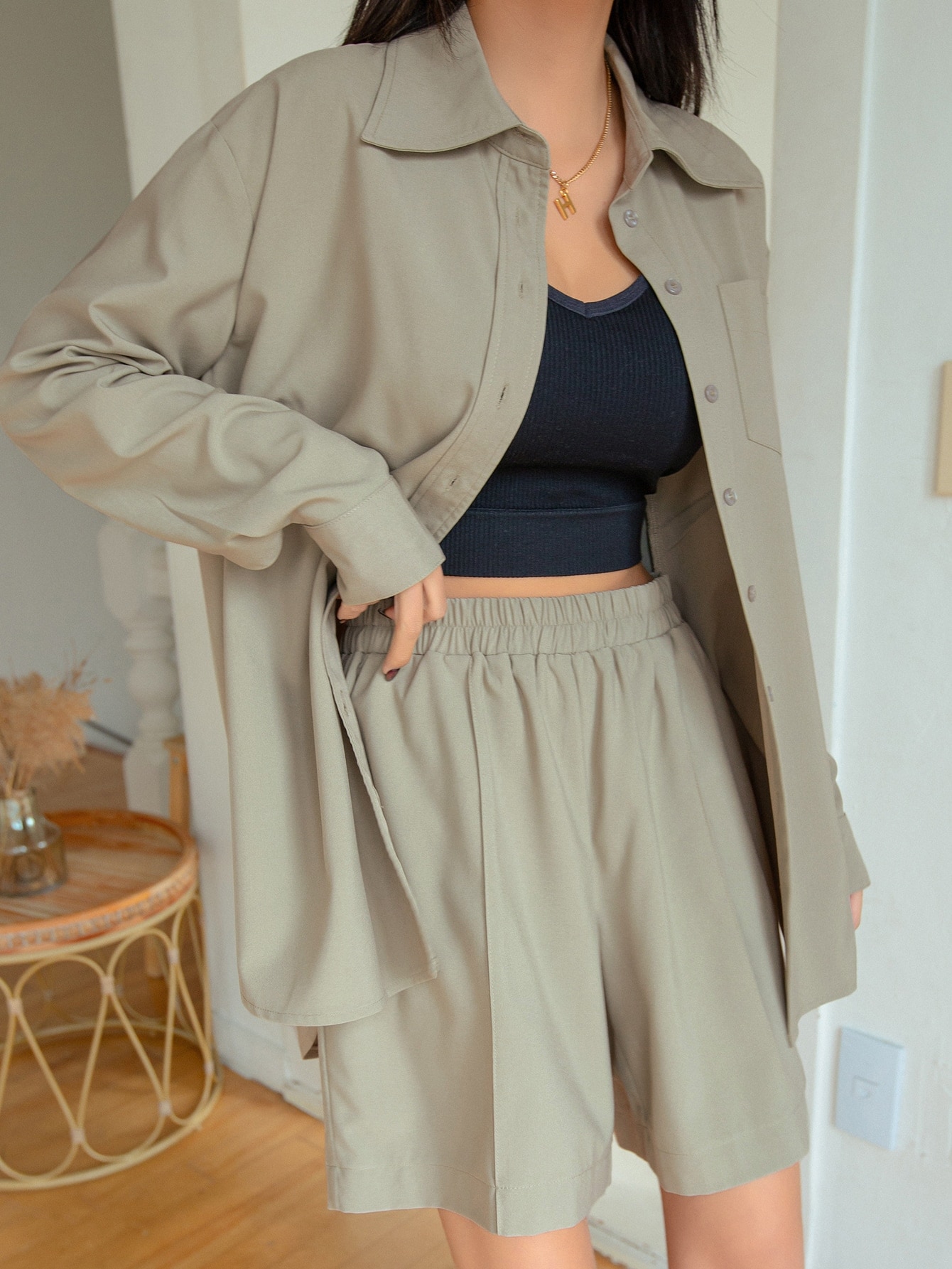 パッチ詳細 ボタンフロント ブラウス