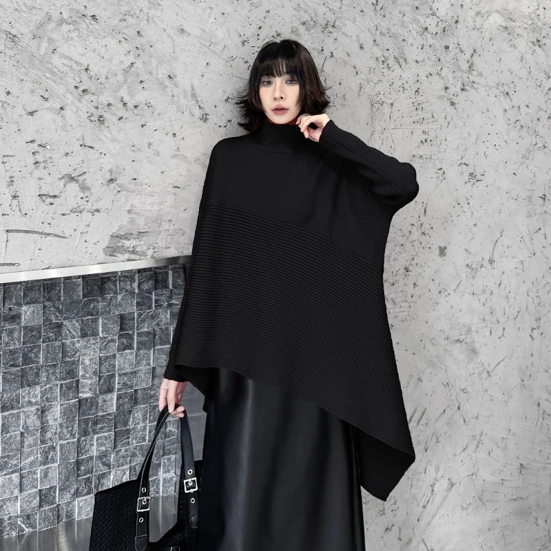 【Noir Mode】 秋冬 ロング ハイネック アシンメトリー ニット セーター トップス デザイン性 ブラックコーデ 大きいサイズ レディース 体型カバー ニットセーター ケープ アウター 4,632円