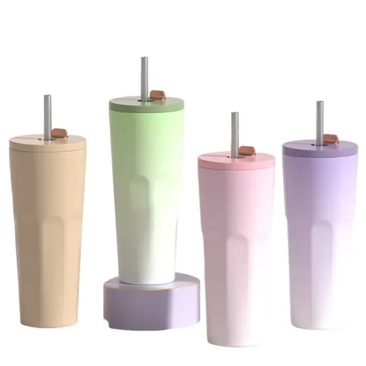 【急速出荷!】1つ買うと10個SNSで話題沸騰 魔法瓶 ステンレスボトル 真空断熱 6時間保温 保冷 ストロー付き マグボトル車載せでき コーヒーボトル 大容量 ふた付き 蓋付き 水筒 持ち運び コー 12,942円