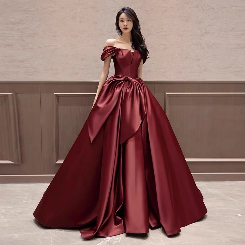 バーガンディ ドレス 2025 ウェア ブライダル 結婚式 ワンショルダー 演出感