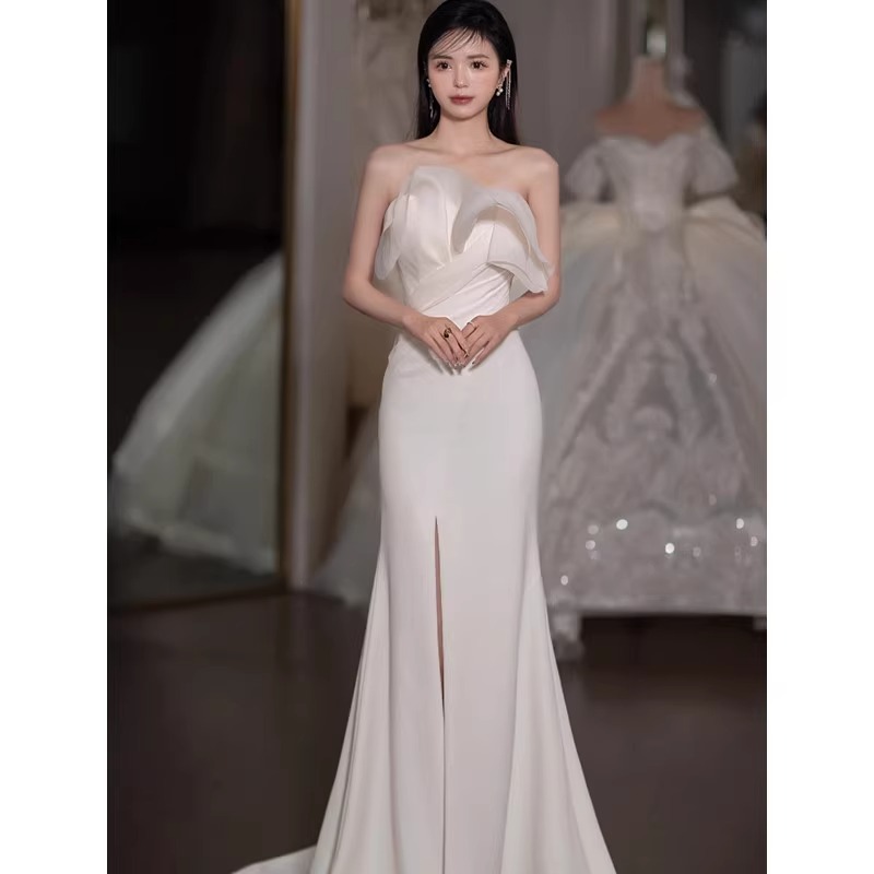 軽いウェディングドレスのシンプルな旅胸をたたいて白く痩せて見える超仙魚尾迎賓のお出かけ紗韓式花嫁ドレス冬