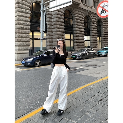 黒のワイドパンツ女性の春のカジュアルパンツドローストップパンツです